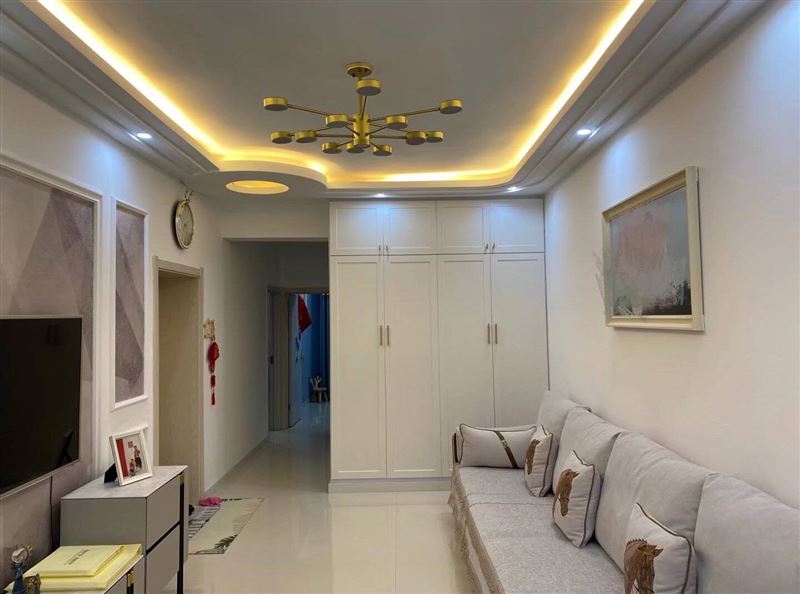 新東方4樓婚房出售