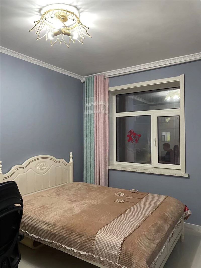 新東方4樓婚房出售