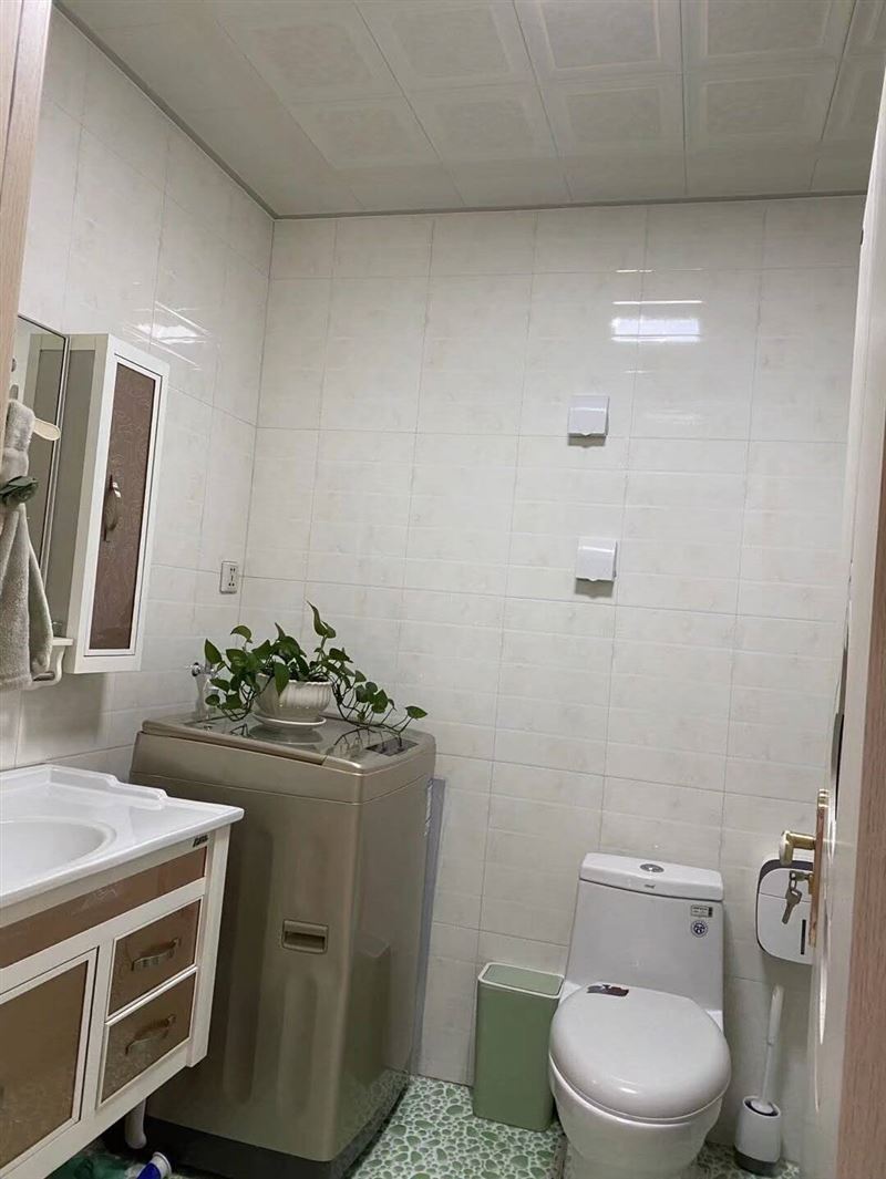 新東方4樓婚房出售