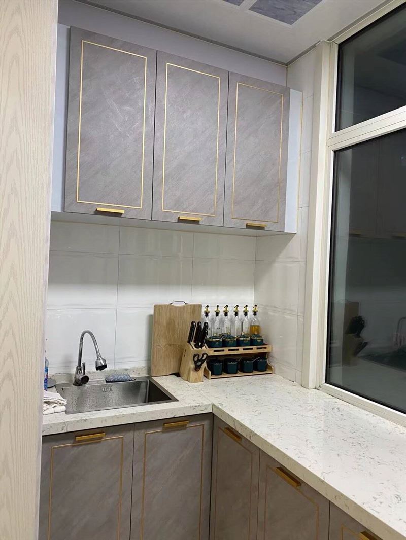 新東方4樓婚房出售