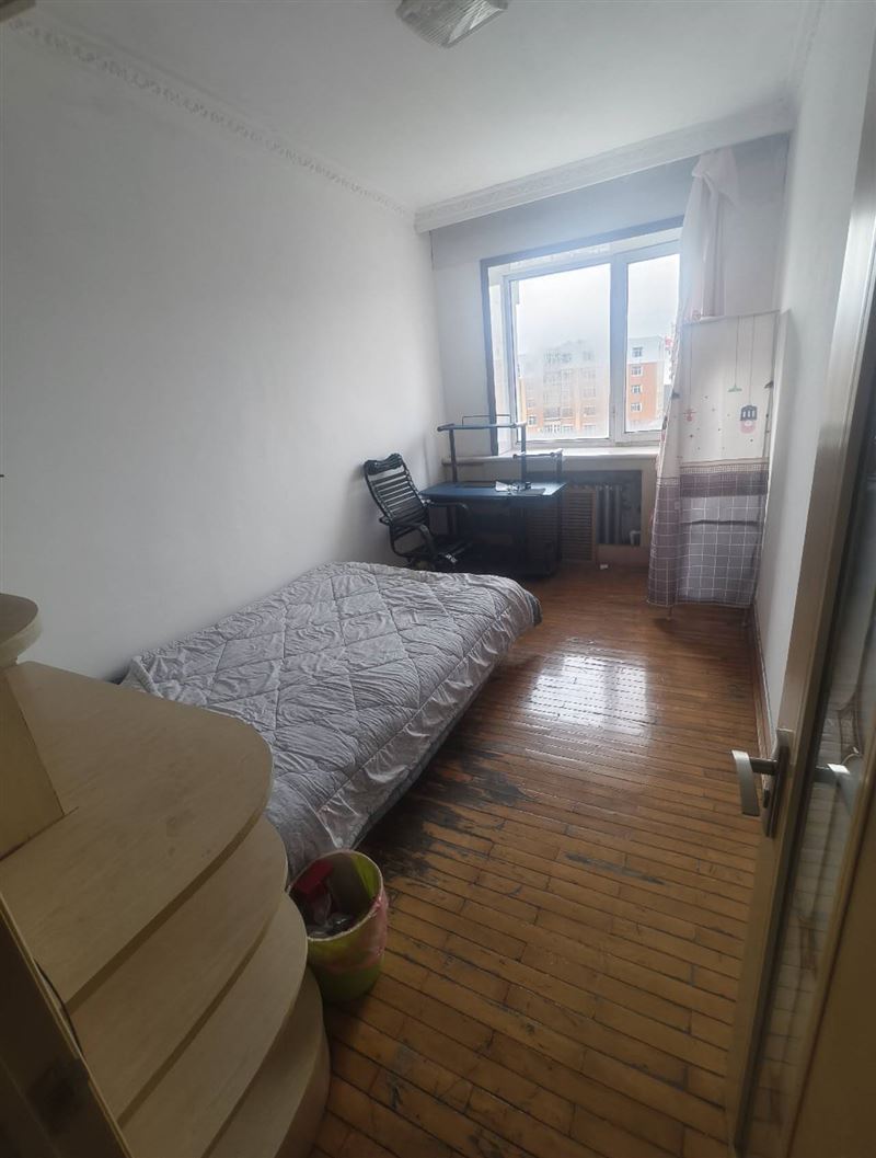 找一個合租女生