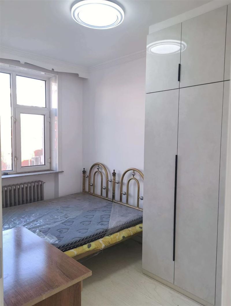 惠民小區(qū)4樓70平16.5萬