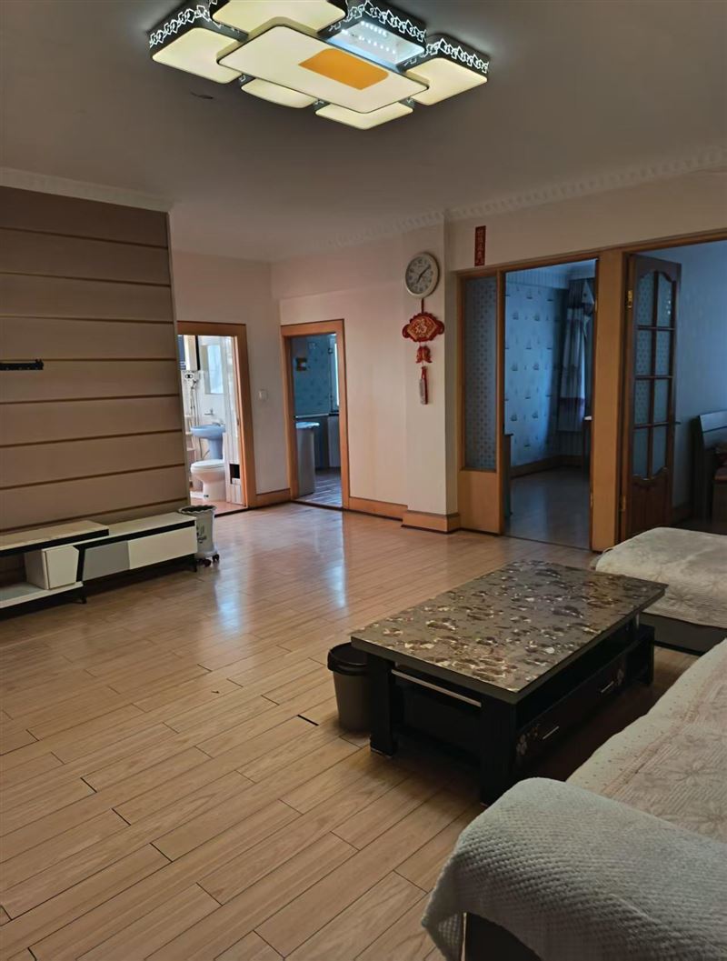 學(xué)區(qū)房交通便利